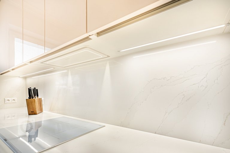 add picture to album