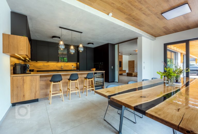 add picture to album