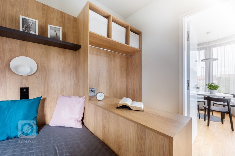 add picture to album