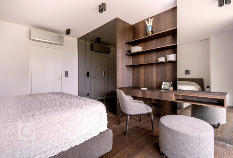 add picture to album