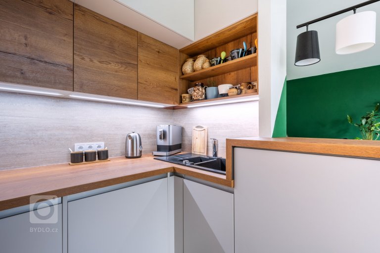 add picture to album