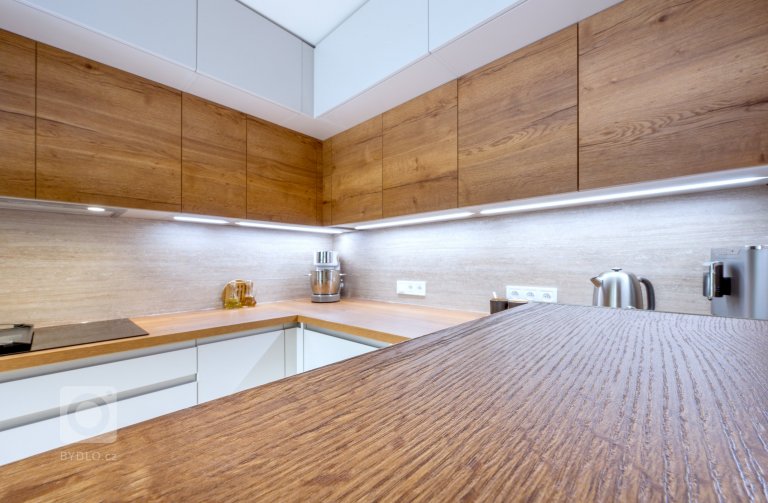 add picture to album