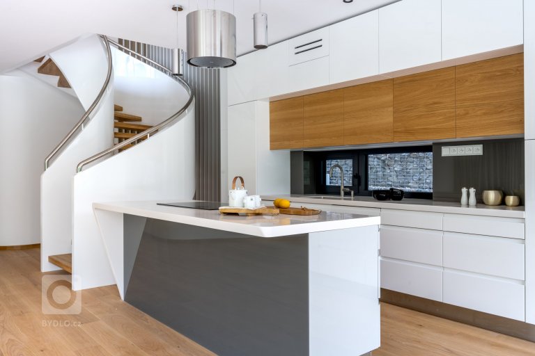 add picture to album