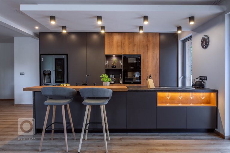 add picture to album