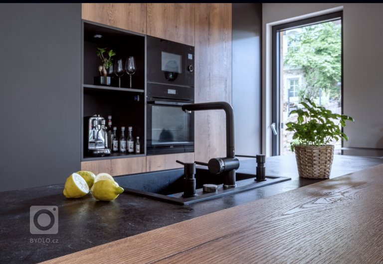 add picture to album