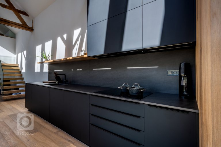 add picture to album