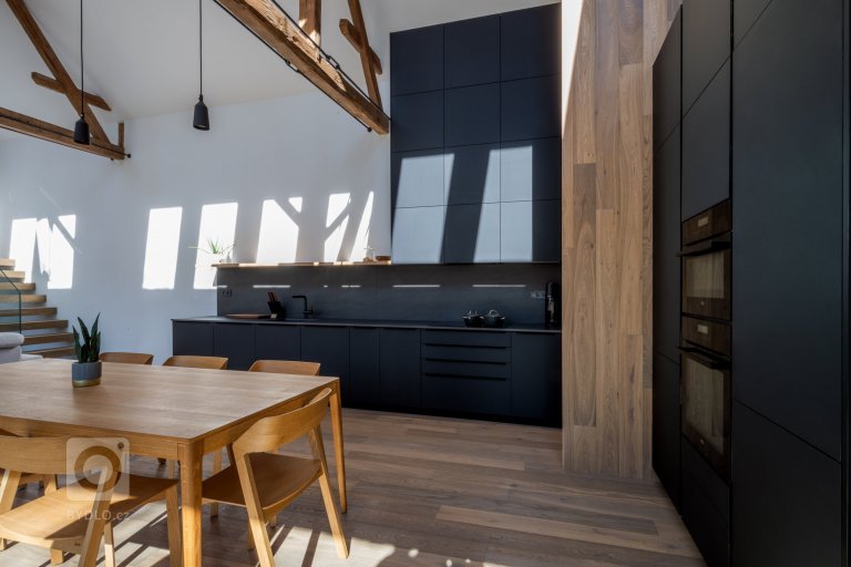 add picture to album