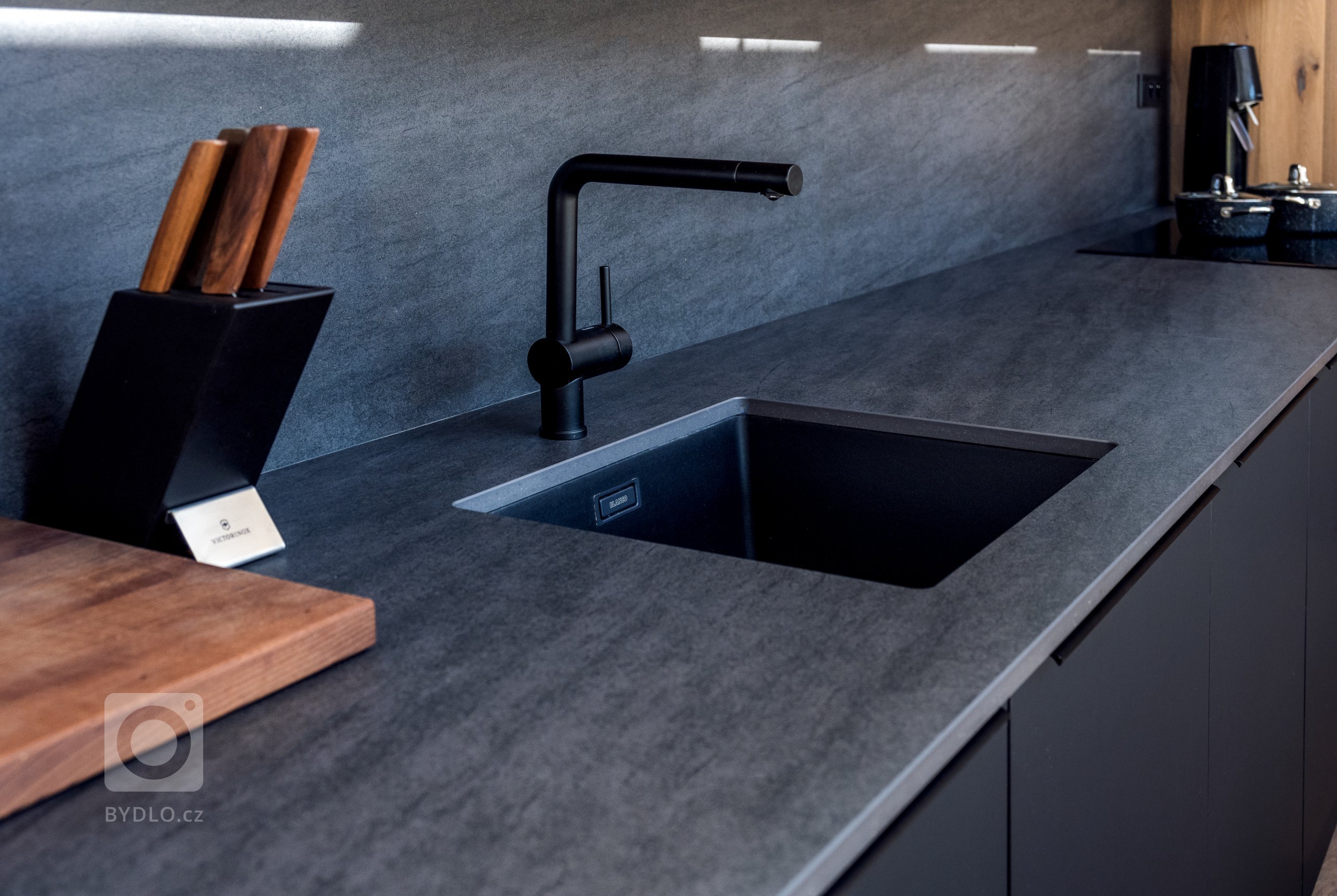 KDYŽ SI CHCETE UŽÍT KRÁSNÝ VÝCHOD&hellip; I ZÁPAD.

Celý svět na jednom místě. Někdy se podaří mít pod jednou střechou všechny odstíny i emoce a umně je…