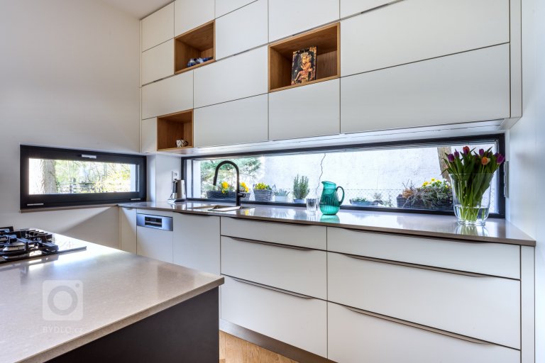 add picture to album