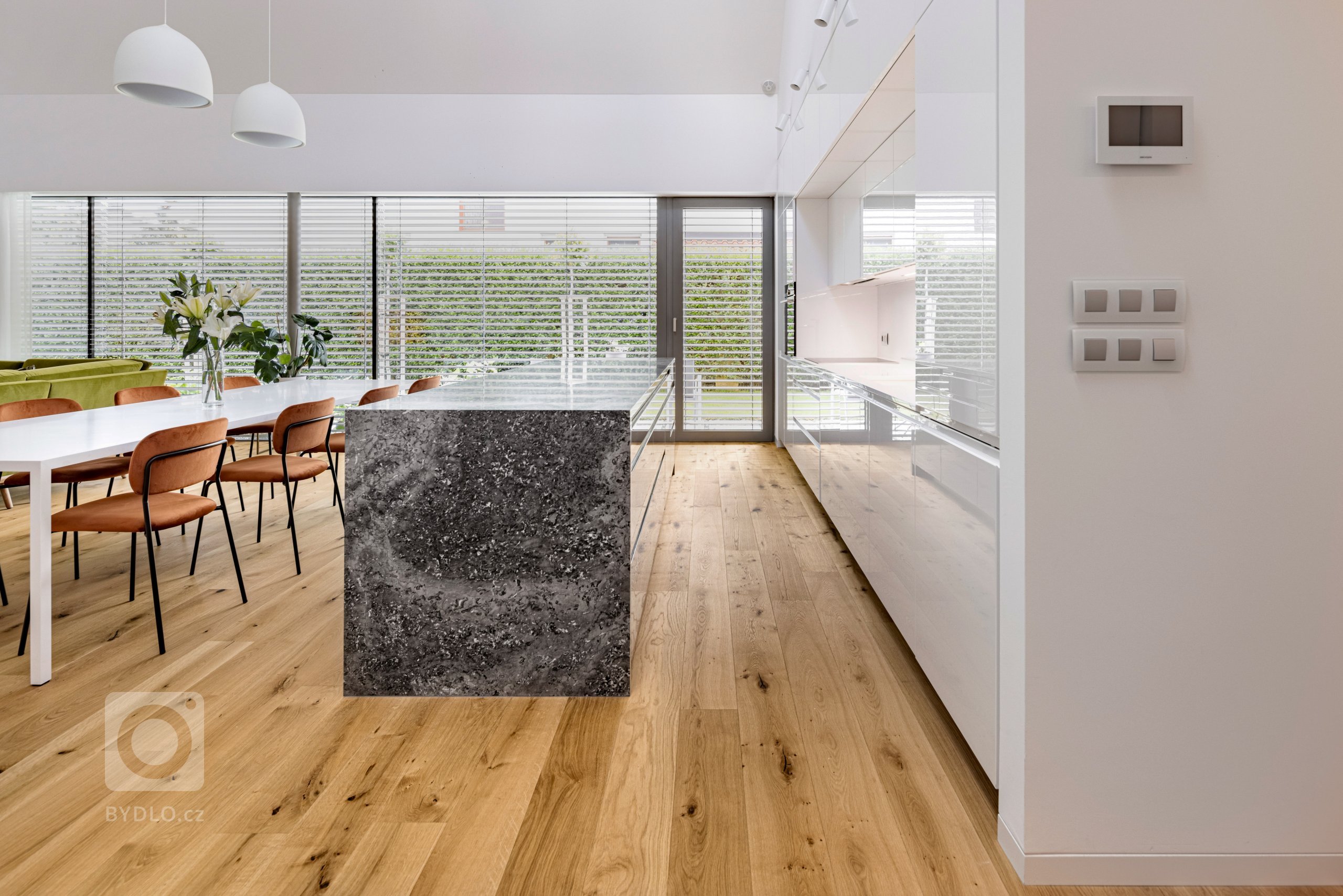 Dokonalá ergonomie

Jak to dopadne, když návrhářka sama navrhne kuchyni? Když má za sebou spoustu realizací pro zákazníky, má z první ruky přehled o…