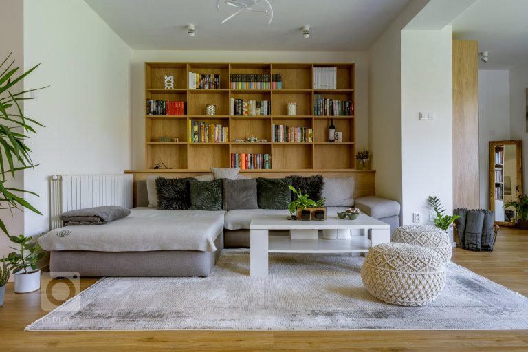 add picture to album