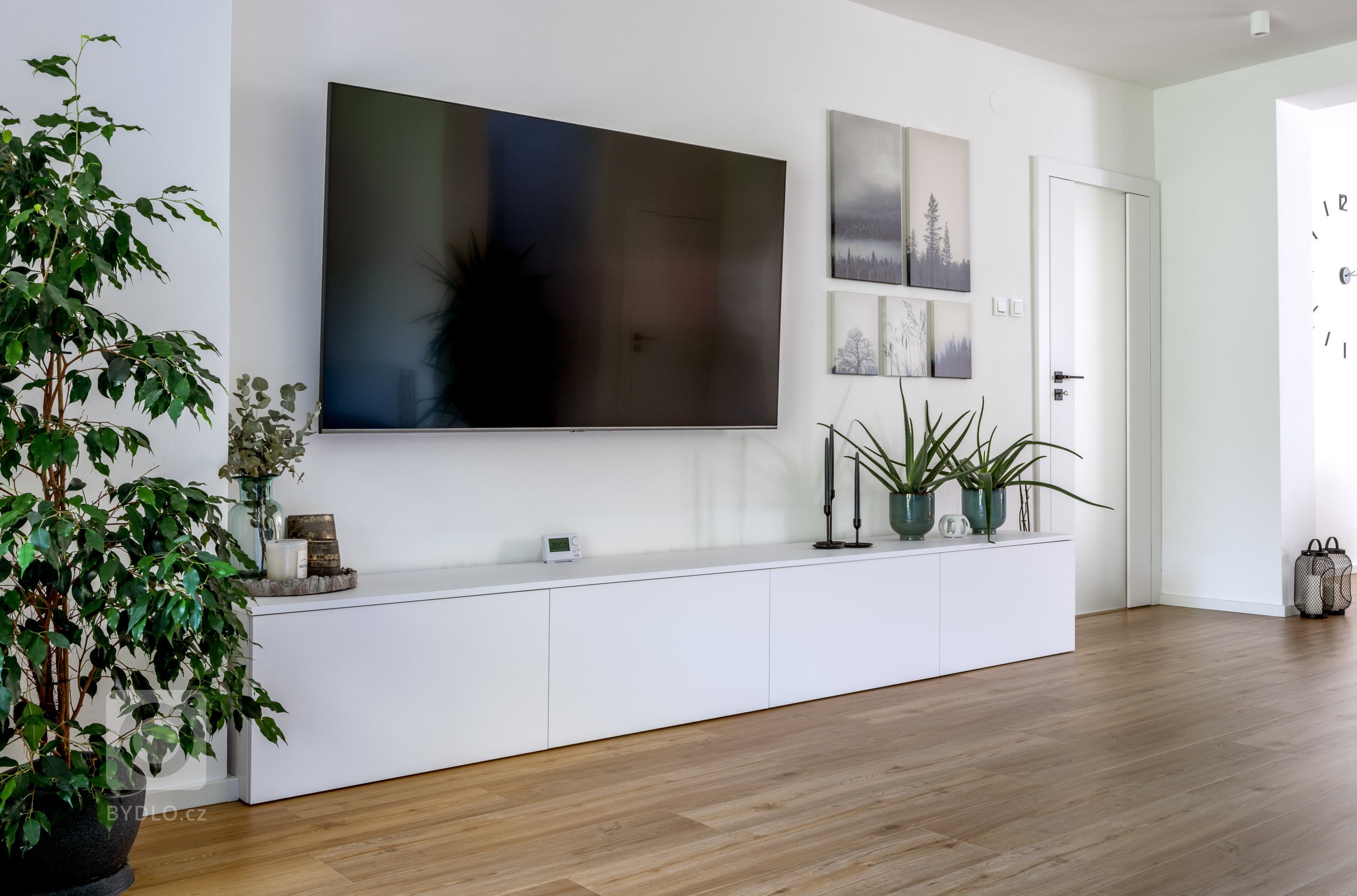 INTERIÉR SNŮ OD SYKORY. PROTOŽE KVALITA NEZNÁ HRANICE.

Proč zůstávat u kuchyně, když můžete mít úžasně zařízený celý dům? Mladí manželé rekonstruovali své…