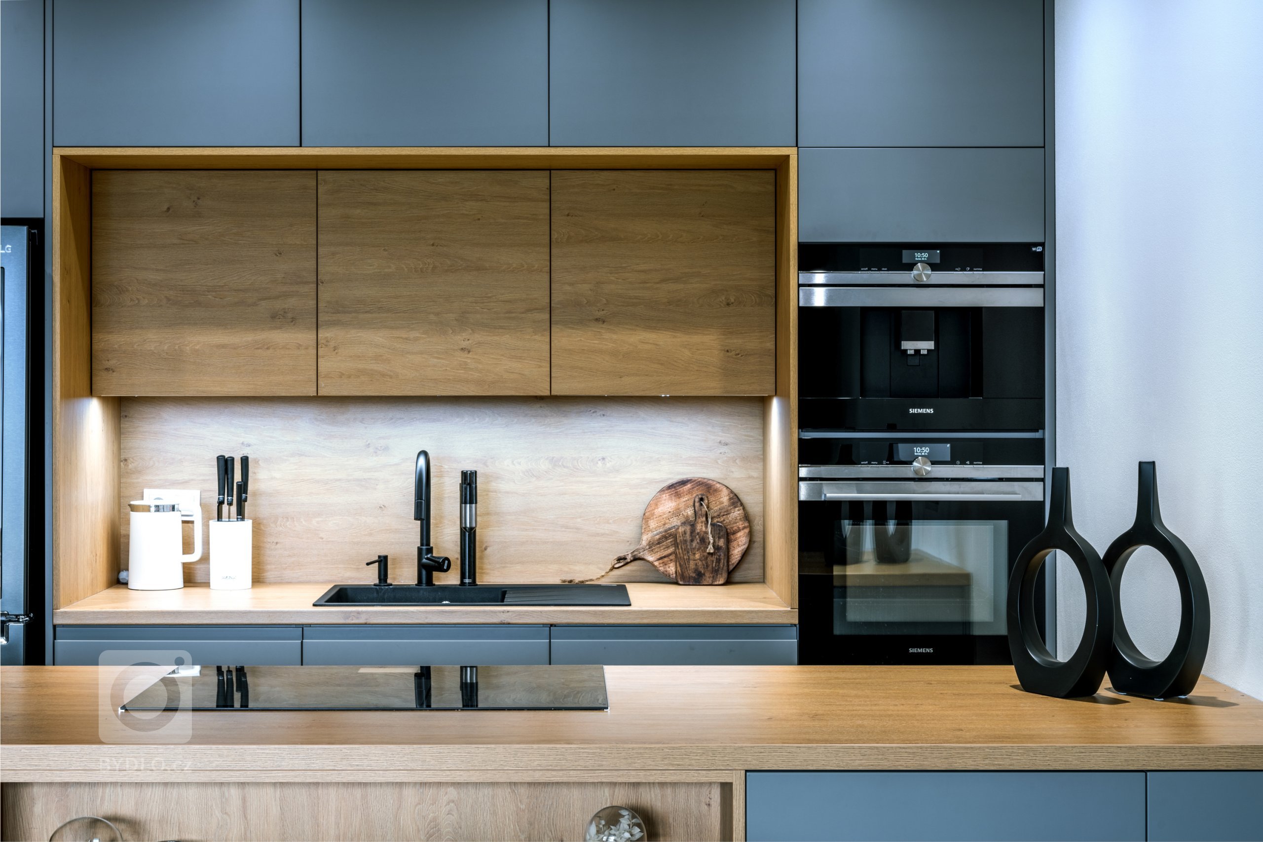 KDYŽ ŠEDIVÁ ROZJASNÍ NEJEN VÁŠ DEN&nbsp;

Barvy jsou kouzelným elixírem, který dokáže v mžiku proměnit naši náladu nebo přepnout atmosféru místa. Všichni známe…