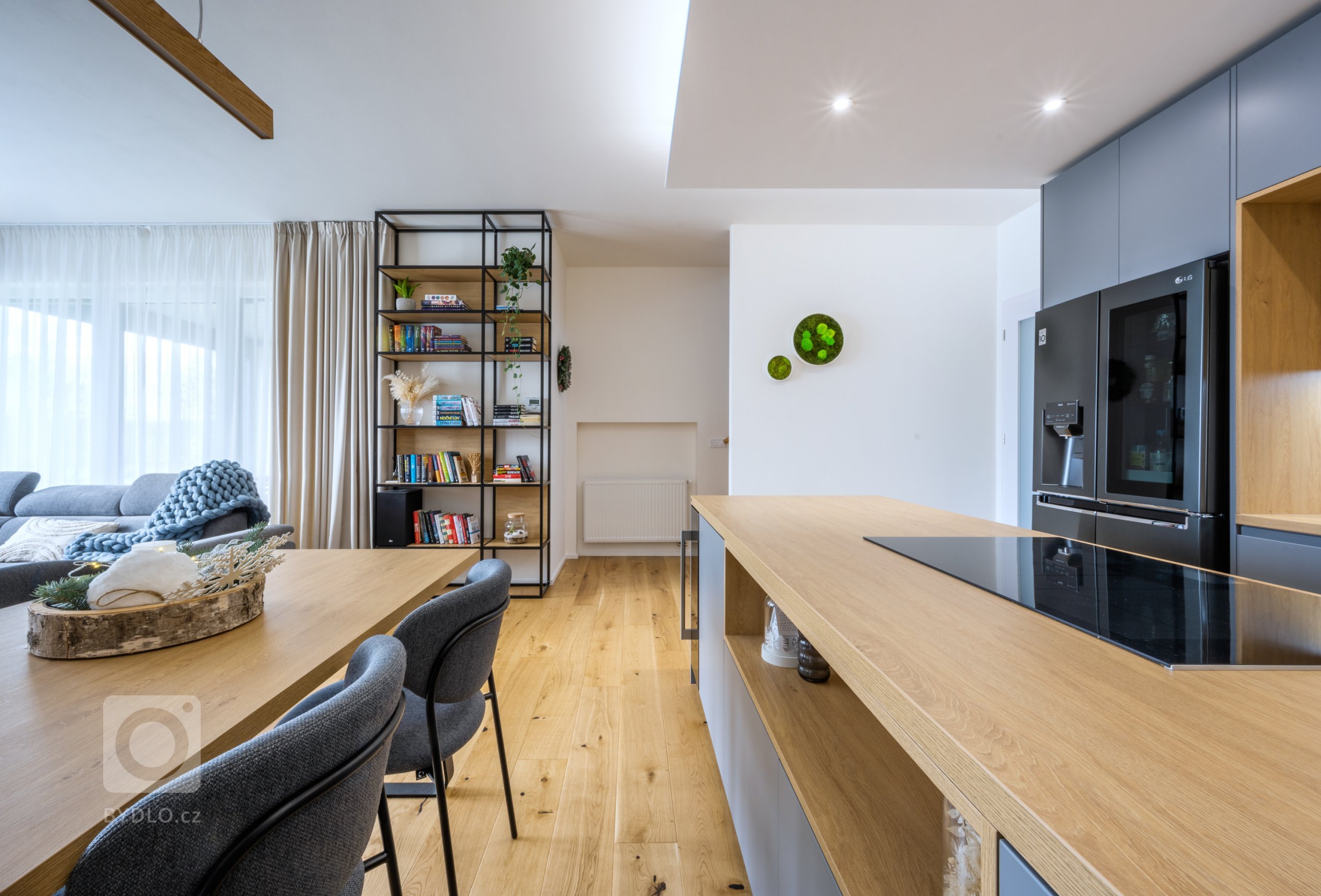 KDYŽ ŠEDIVÁ ROZJASNÍ NEJEN VÁŠ DEN&nbsp;

Barvy jsou kouzelným elixírem, který dokáže v mžiku proměnit naši náladu nebo přepnout atmosféru místa. Všichni známe…