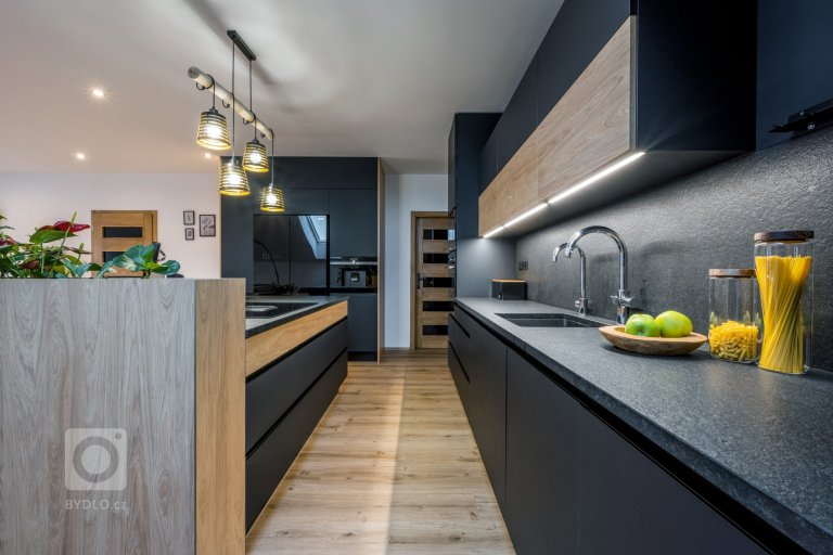 add picture to album