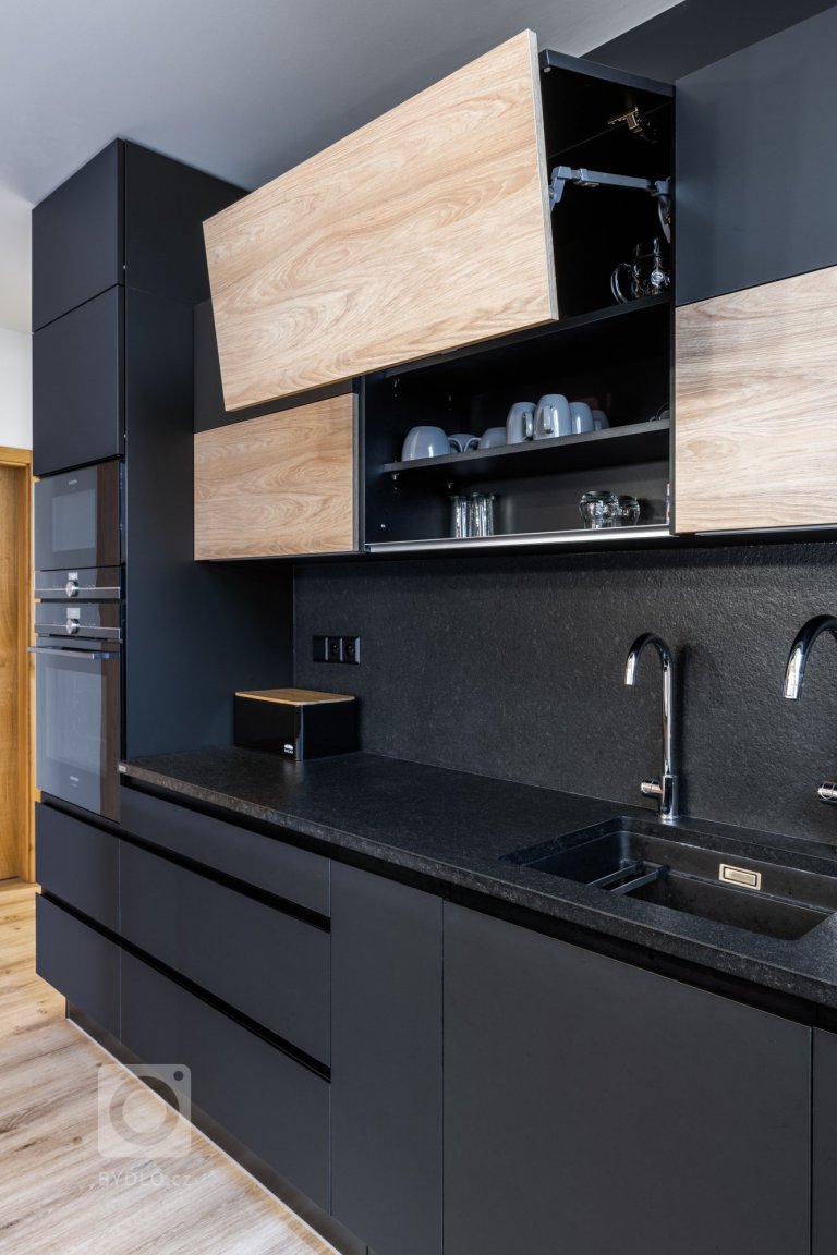 add picture to album