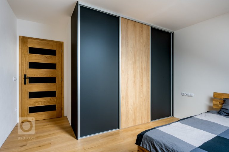 add picture to album