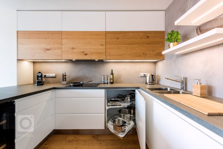 add picture to album