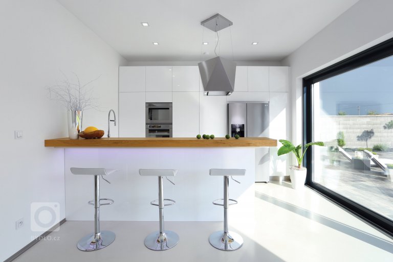 add picture to album