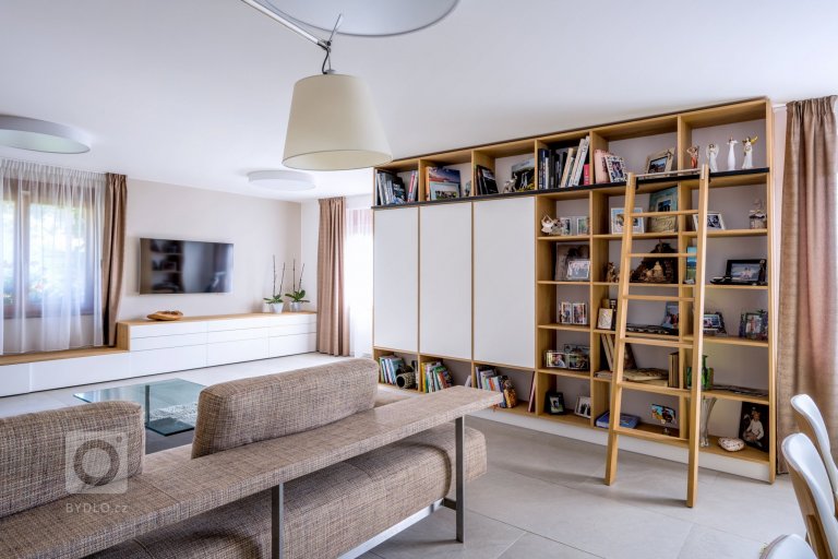 add picture to album