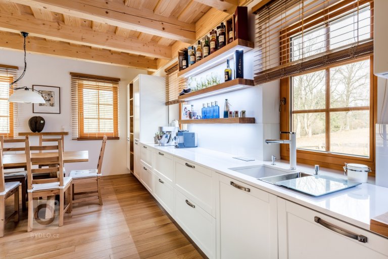 add picture to album