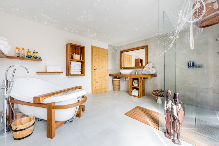 add picture to album