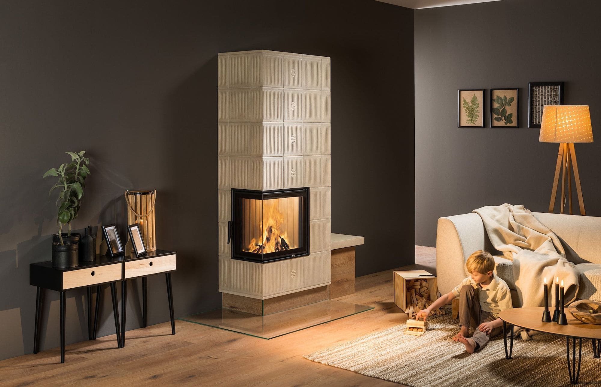 Naším cílem je navrhovat a stavět originální a přitom vysoce funkční kamna, krby, kachlové pece a sporáky ušité na míru všem, kteří touží přivést teplo do…