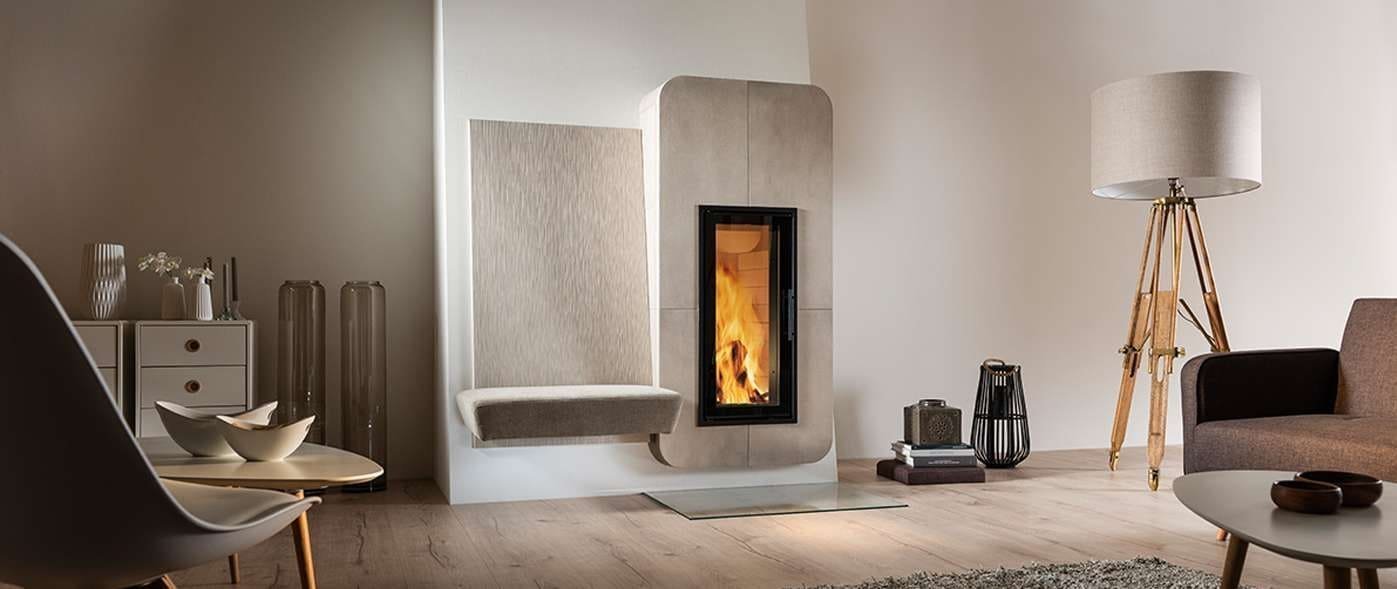 Naším cílem je navrhovat a stavět originální a přitom vysoce funkční kamna, krby, kachlové pece a sporáky ušité na míru všem, kteří touží přivést teplo do…