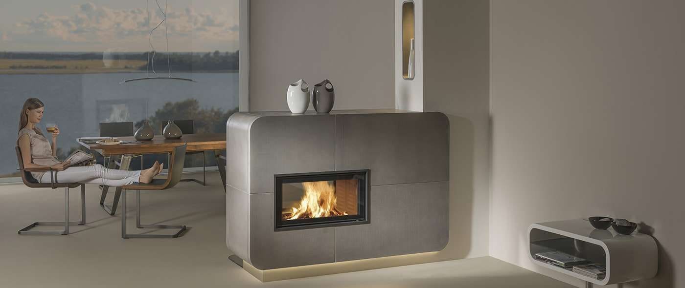 Naším cílem je navrhovat a stavět originální a přitom vysoce funkční kamna, krby, kachlové pece a sporáky ušité na míru všem, kteří touží přivést teplo do…