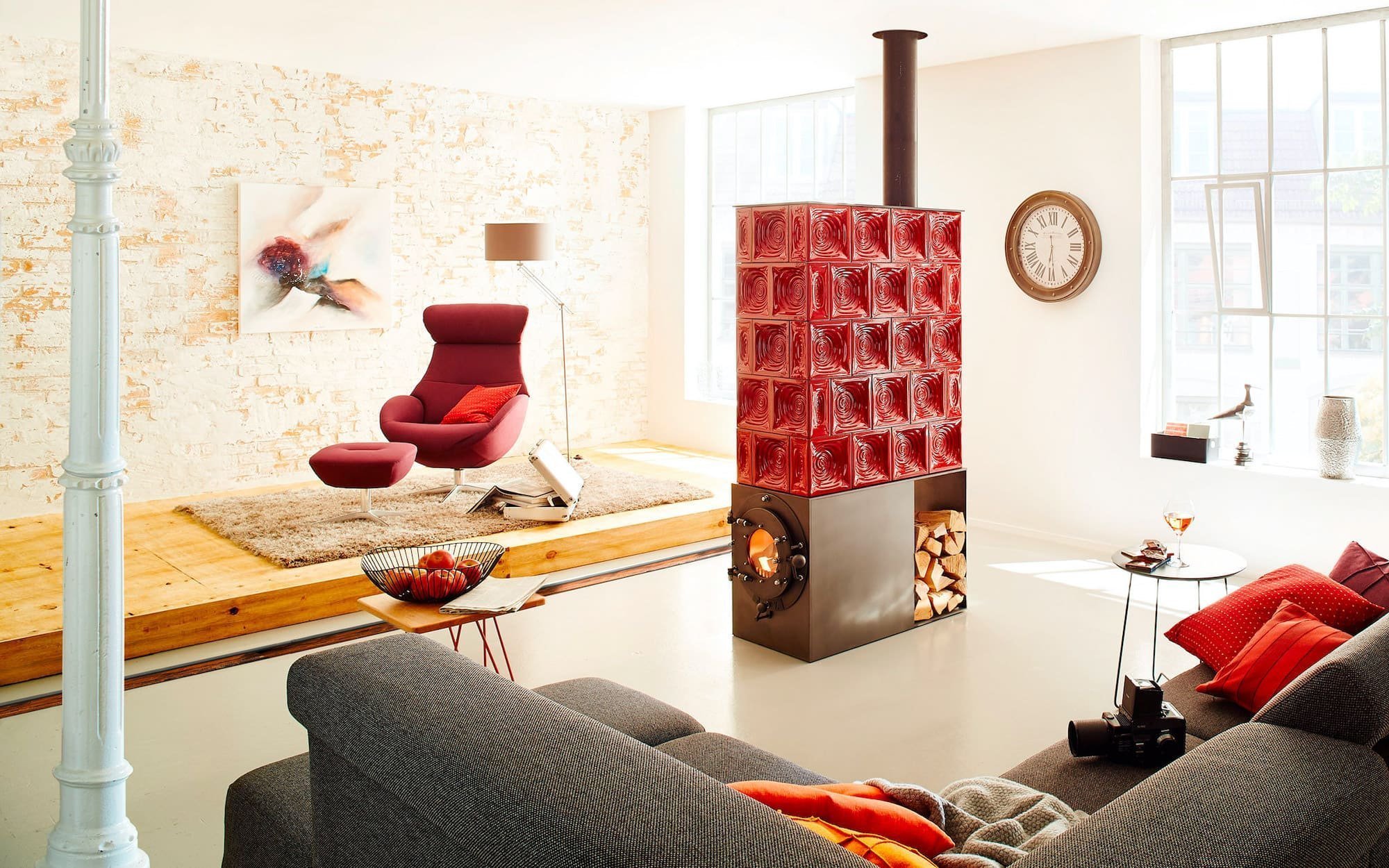 Naším cílem je navrhovat a stavět originální a přitom vysoce funkční kamna, krby, kachlové pece a sporáky ušité na míru všem, kteří touží přivést teplo do…