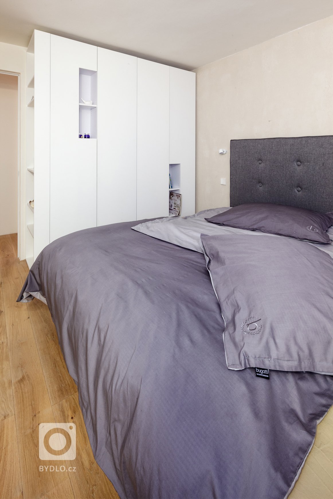 Do původní velmi jednoduché dispozice nebylo třeba zásadně zasahovat, avšak bylo provedeno několik drobných úprav a změn, které vedly k výraznému zkvalitnění…