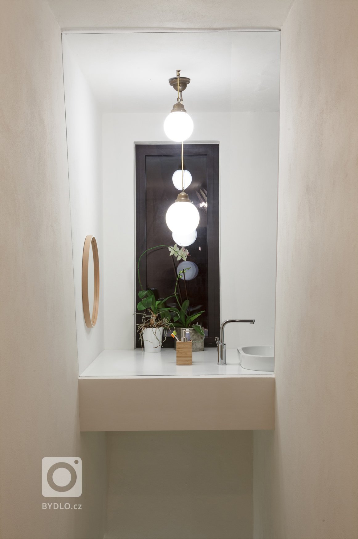 Do původní velmi jednoduché dispozice nebylo třeba zásadně zasahovat, avšak bylo provedeno několik drobných úprav a změn, které vedly k výraznému zkvalitnění…