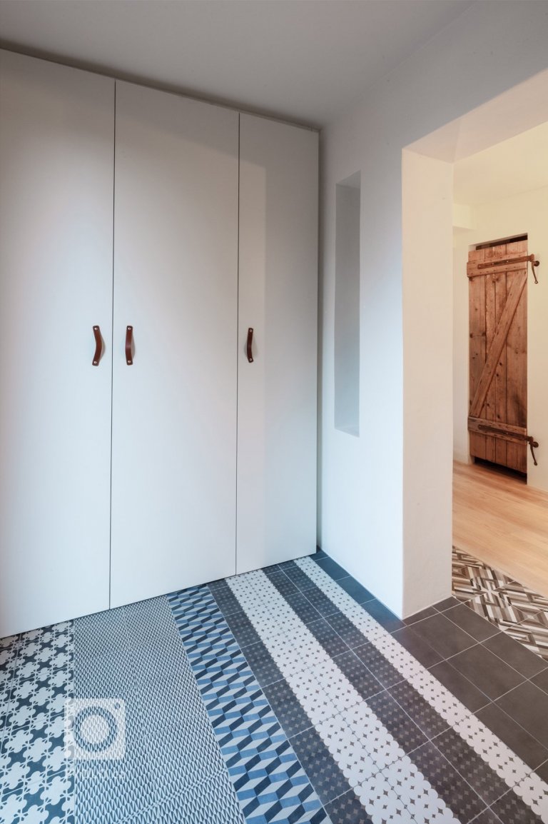 add picture to album