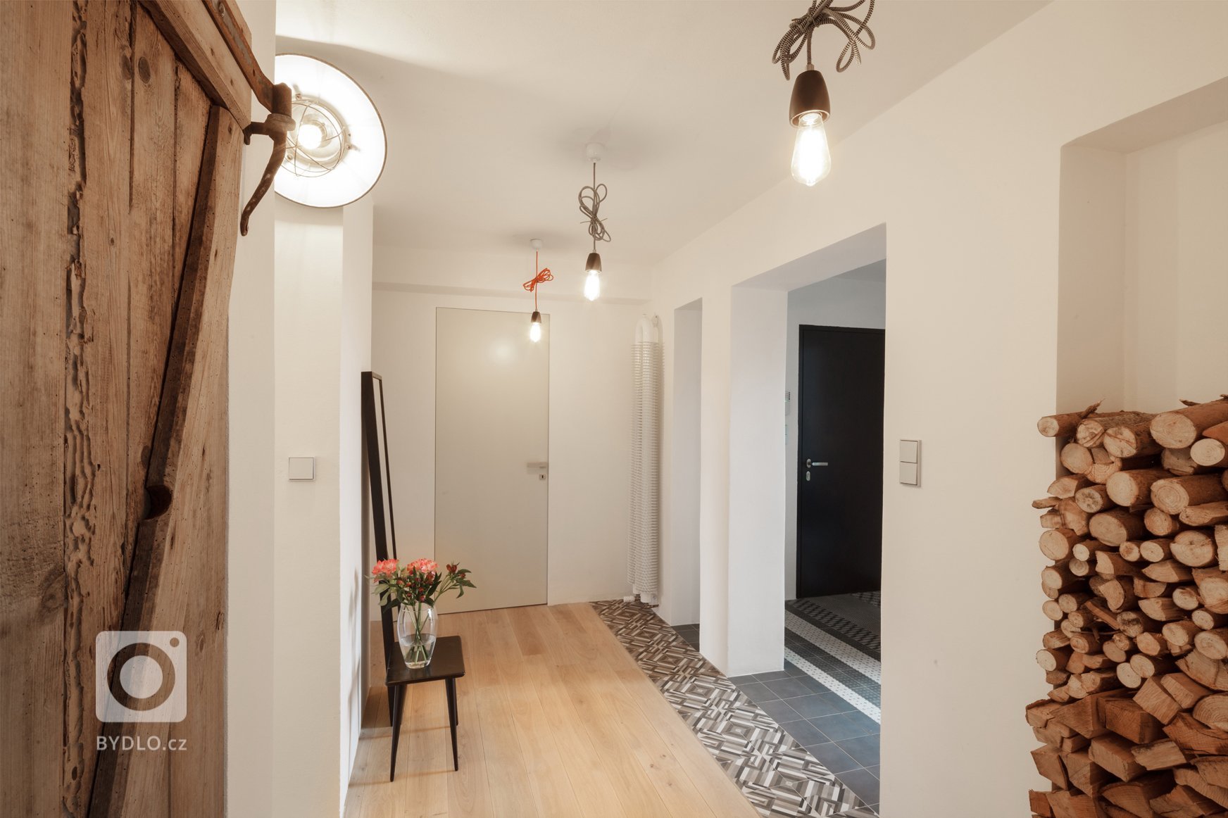 Do původní velmi jednoduché dispozice nebylo třeba zásadně zasahovat, avšak bylo provedeno několik drobných úprav a změn, které vedly k výraznému zkvalitnění…