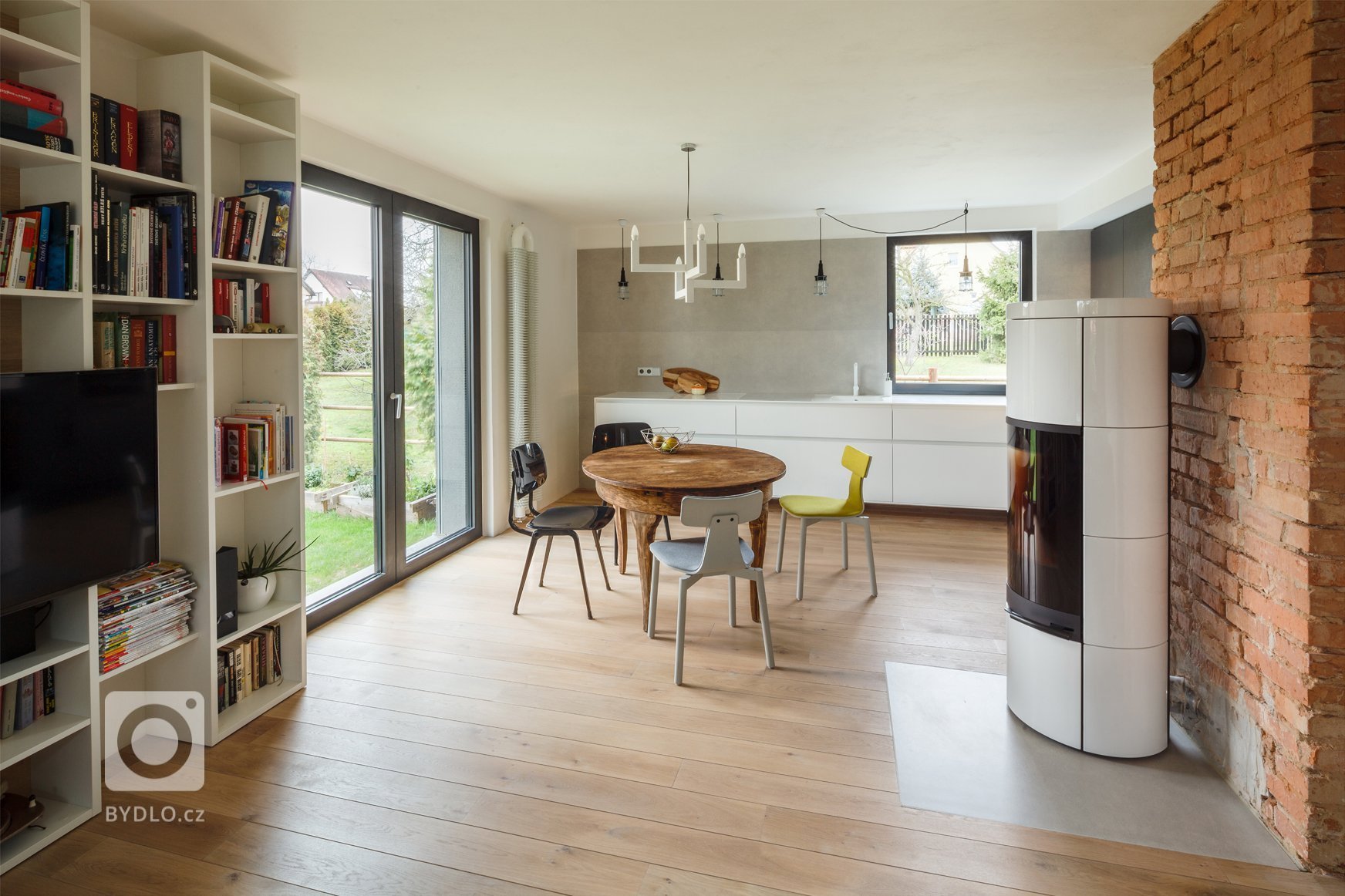 Do původní velmi jednoduché dispozice nebylo třeba zásadně zasahovat, avšak bylo provedeno několik drobných úprav a změn, které vedly k výraznému zkvalitnění…