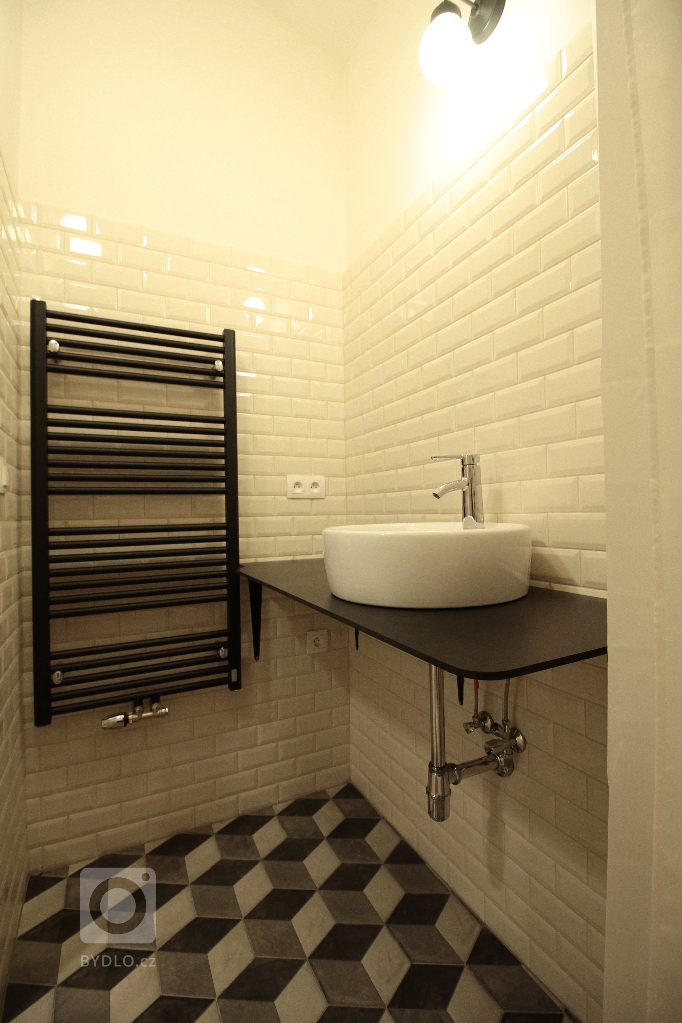 Představuji vám vlastní ateliér, který vznikl kompletní rekonstrukcí velmi neutěšeného prostoru v suterénu činžovního domu z počátku 20.století. Záměrem bylo…