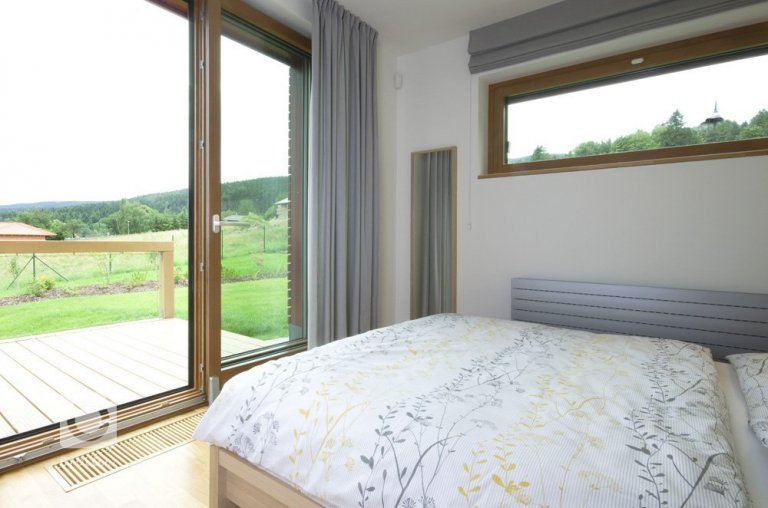 add picture to album