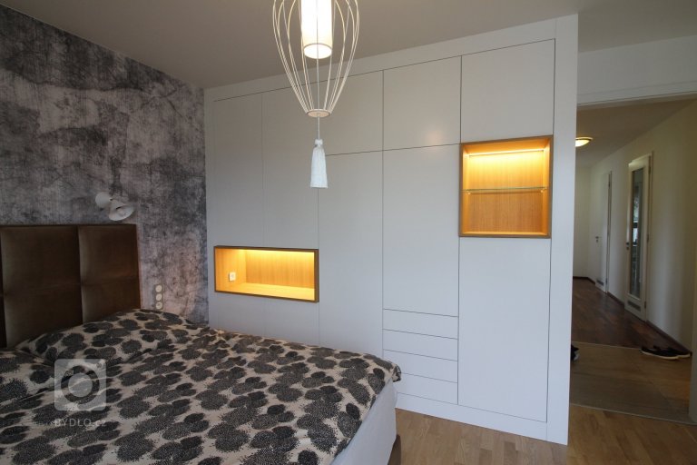 add picture to album