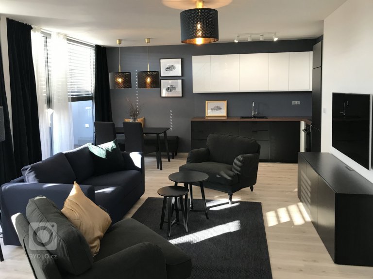 add picture to album