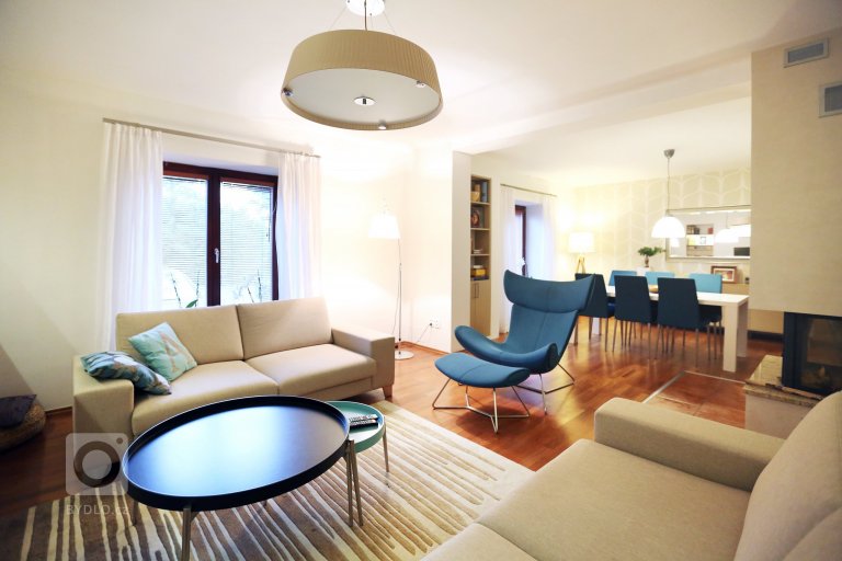 add picture to album