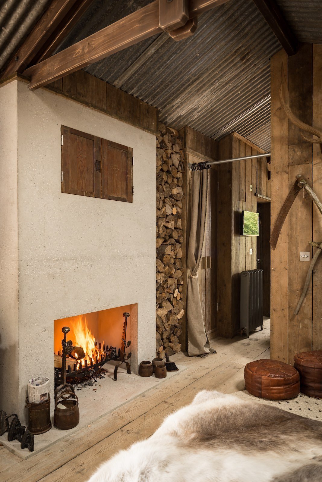 Dokonalá iluze starých času v sobě skrývá nečekaný luxus