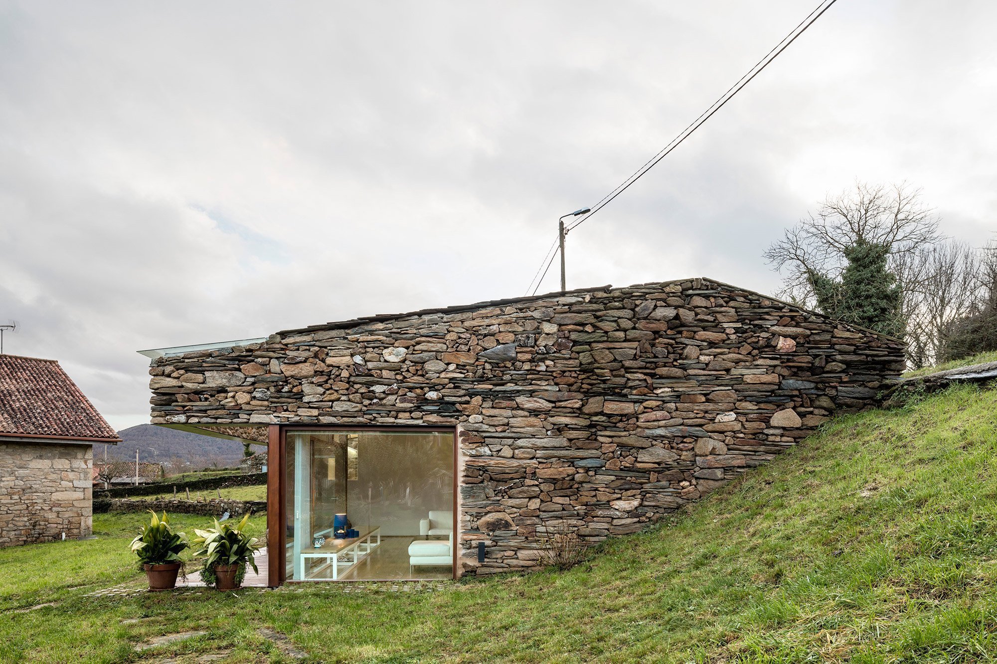 Z vinného sklípku útulný domov