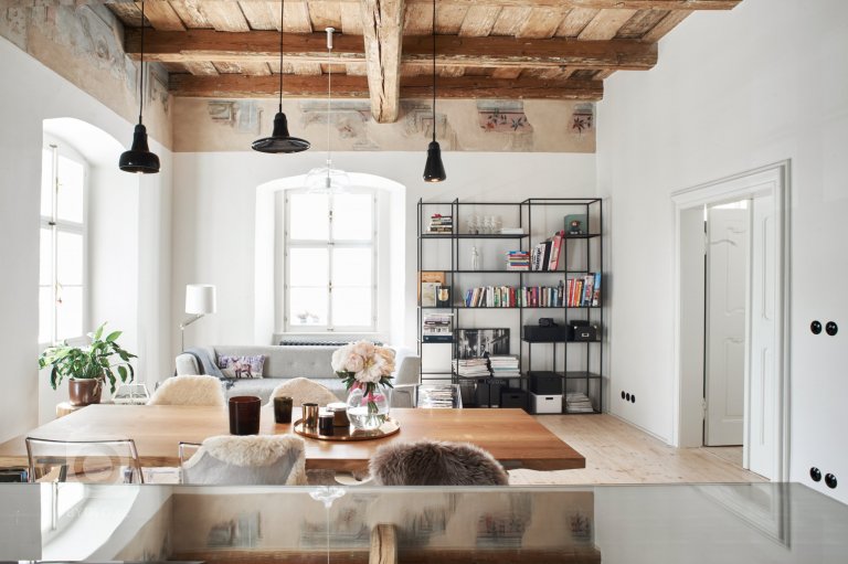 add picture to album