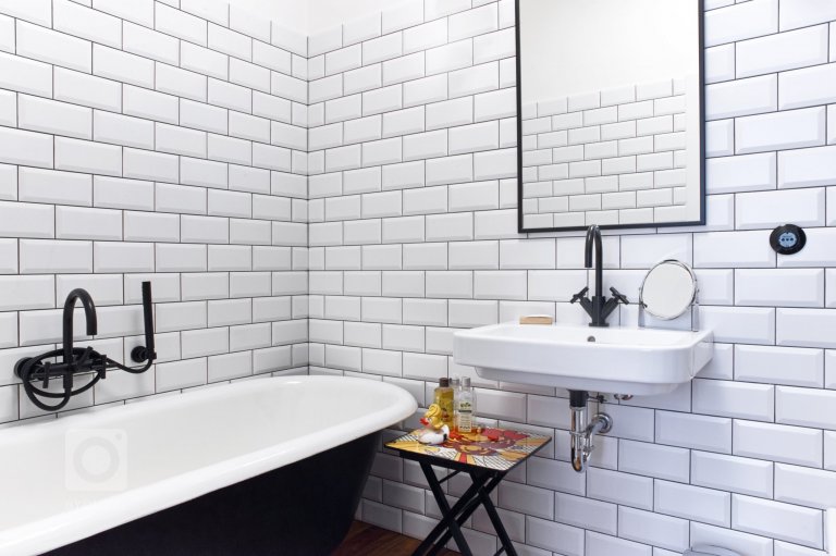 add picture to album