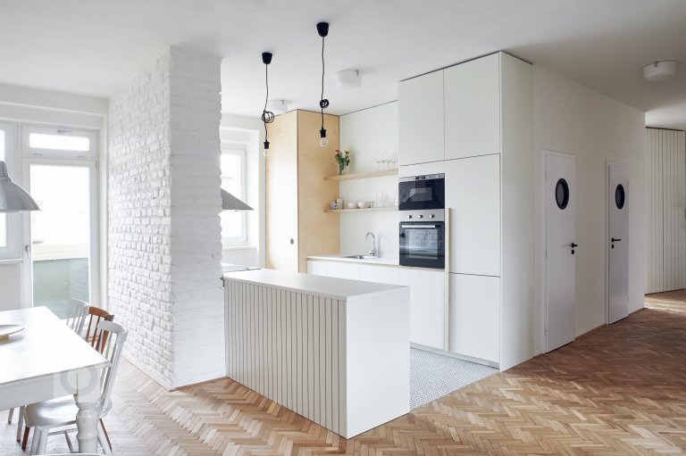 add picture to album