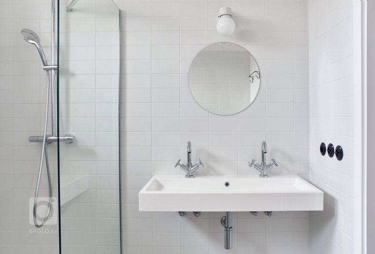 add picture to album