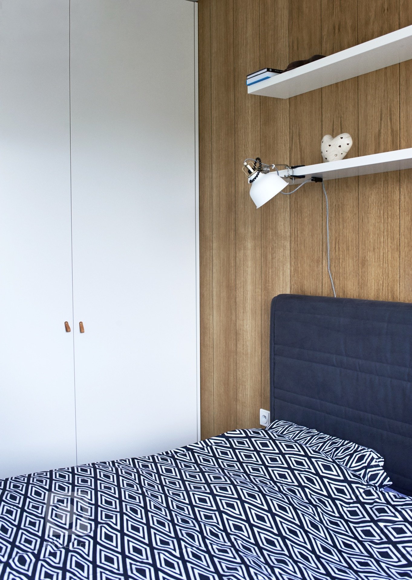 Byt s dispozicí 3+KK se nachází v novostavbě developerského projektu s krásným výhledem na Prokopské údolí. Snažili jsme se vyhovět přání majitelky a vnést do…