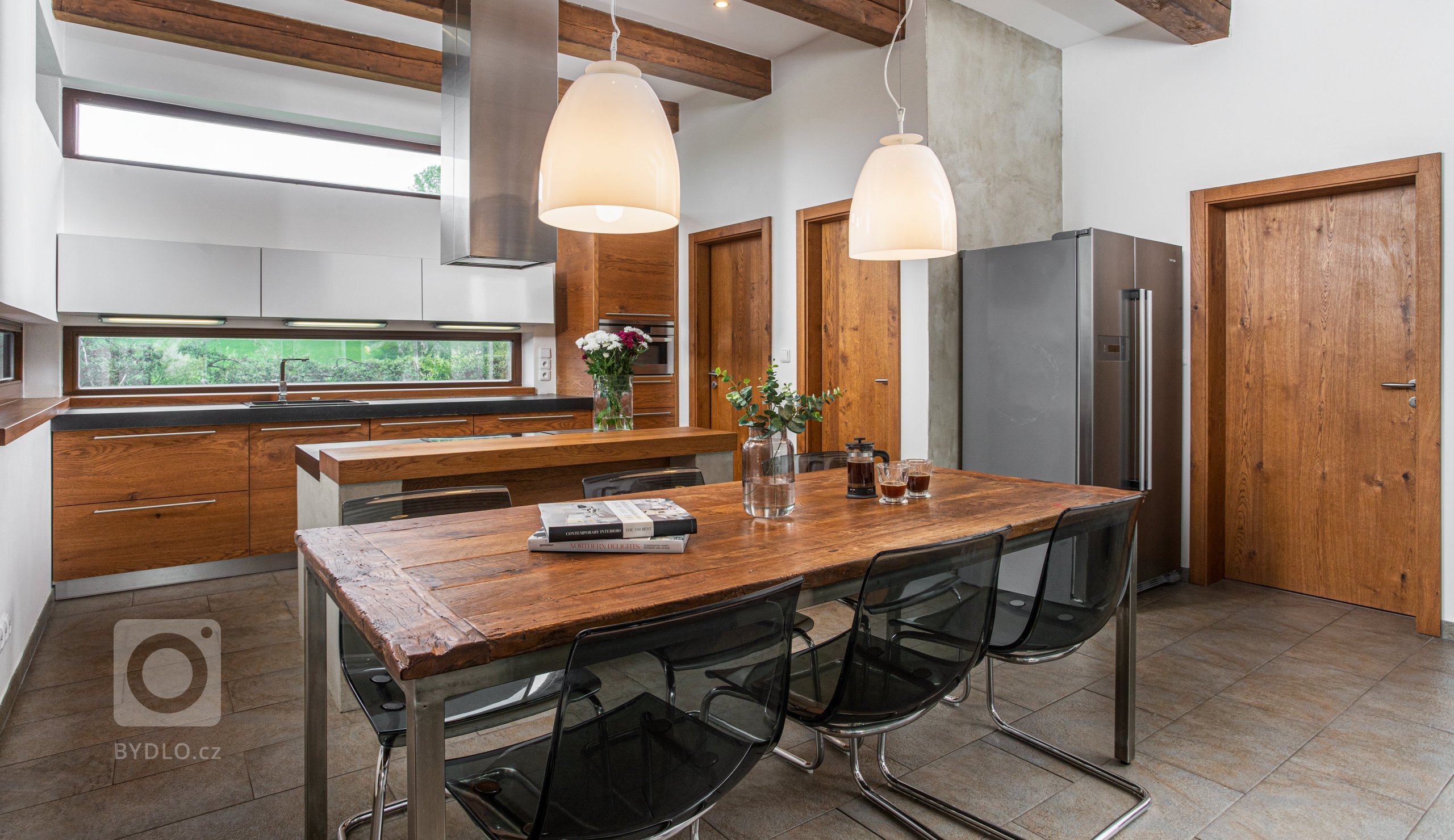 Dům Vás uchvátí svou atmosférou a jedinečností. Koncept domu navrhli a vybavili majitelé tak, aby byl designově jednotný, vzdušný, v souladu s okolím a byl…