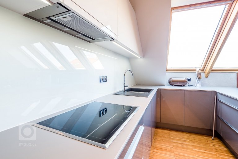 add picture to album