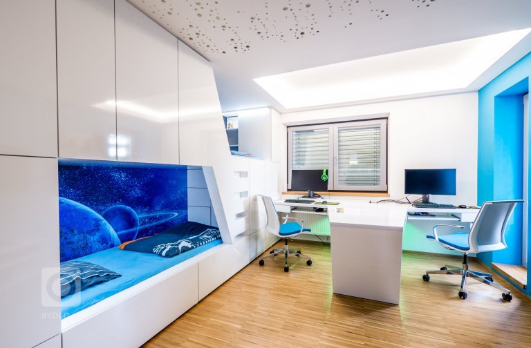 add picture to album